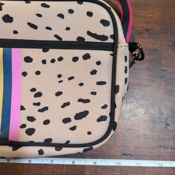 Neoprene crossbody purse Adjustable Strap 10 inch New without tags - Picture 5 of 5